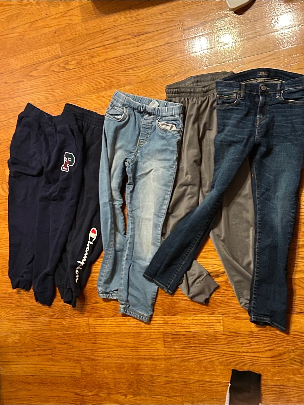 Bundle of 5 youth boys pants, size 10-12